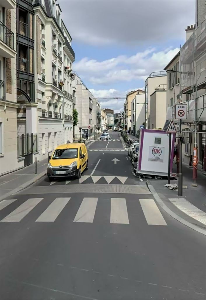 Local commercial dans Vincennes à louer Photo de l’immeuble– Image 1 sur 4