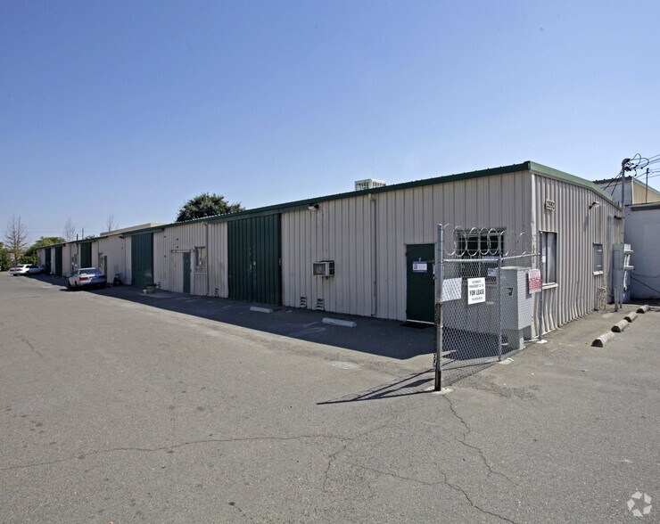2552 Albatross Way, Sacramento, CA à louer - Photo principale – Image 1 sur 3