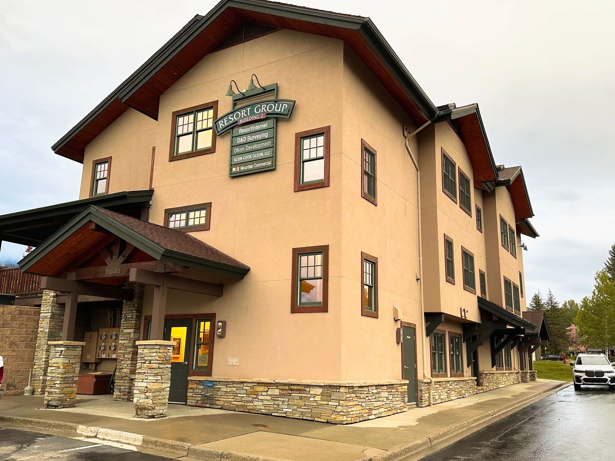 2130 Resort Dr, Steamboat Springs, CO à louer Photo de l’immeuble– Image 1 sur 9