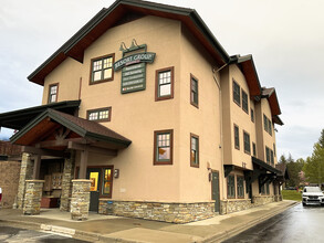 2130 Resort Dr, Steamboat Springs, CO à louer Photo de l’immeuble– Image 1 sur 9