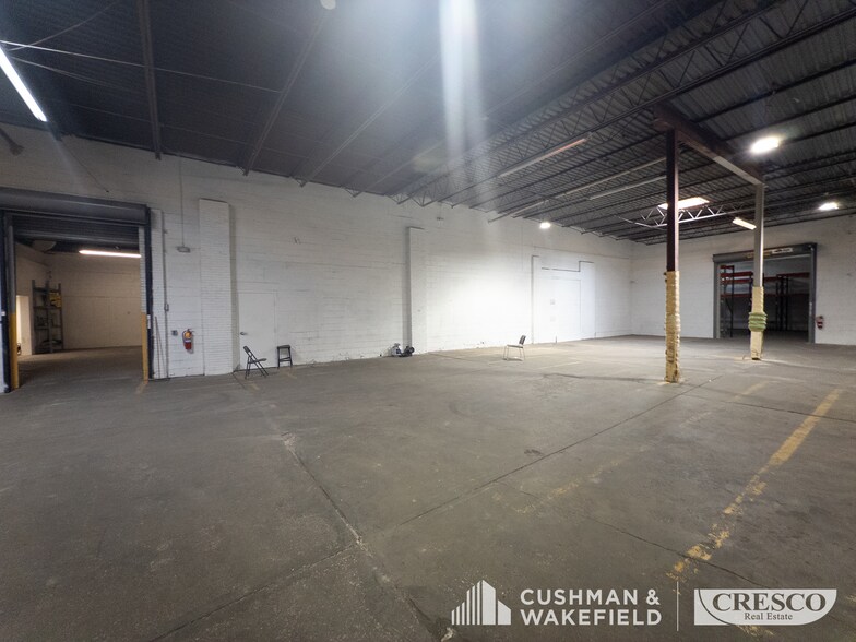 23432-23420 Lakeland Blvd, Euclid, OH à louer - Photo de l’immeuble – Image 2 sur 10