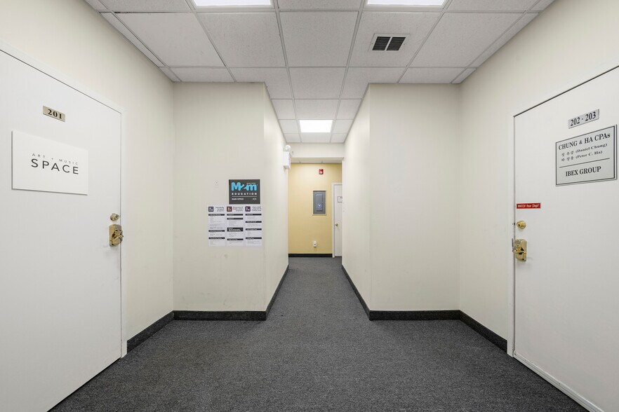 215 Main St, Fort Lee, NJ à vendre - Photo de l’immeuble – Image 3 sur 9