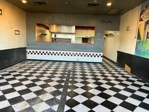 2381 E Windmill Ln, Las Vegas, NV à louer Photo intérieure– Image 1 sur 12