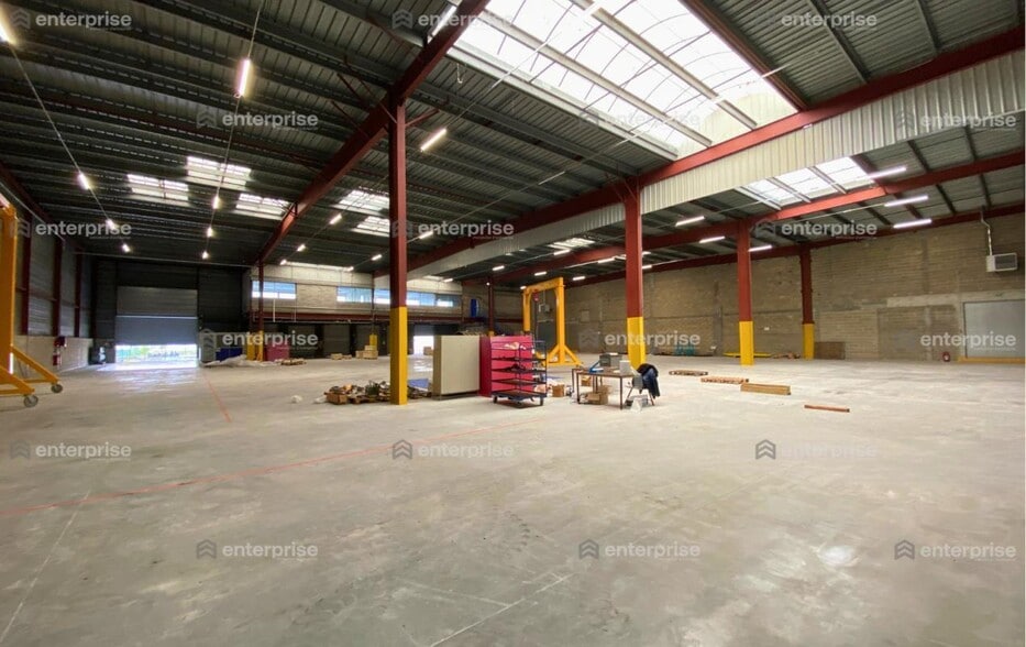 Industriel/Logistique dans Creil à louer - Photo de l’immeuble – Image 2 sur 3