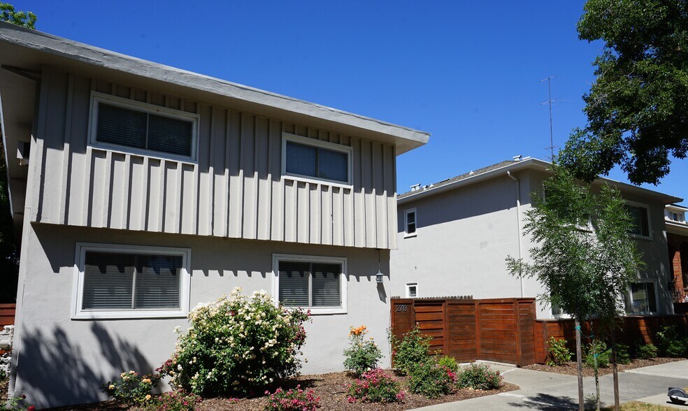 2713 T St, Sacramento, CA à vendre - Photo de l’immeuble – Image 3 sur 21