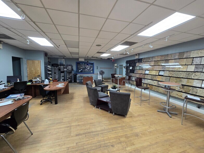 17 Starr Rd, Danbury, CT à vendre - Photo intérieure – Image 2 sur 6