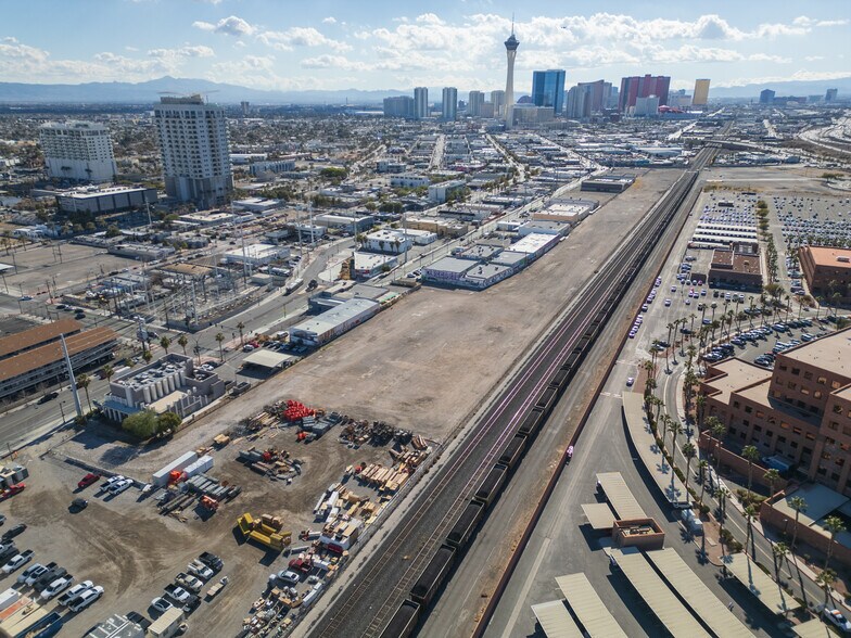 840 Commerce St, Las Vegas, NV à vendre - Aérien – Image 2 sur 25
