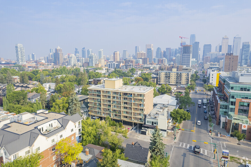 510 21st Ave SW, Calgary, AB à louer - Aérien – Image 2 sur 3