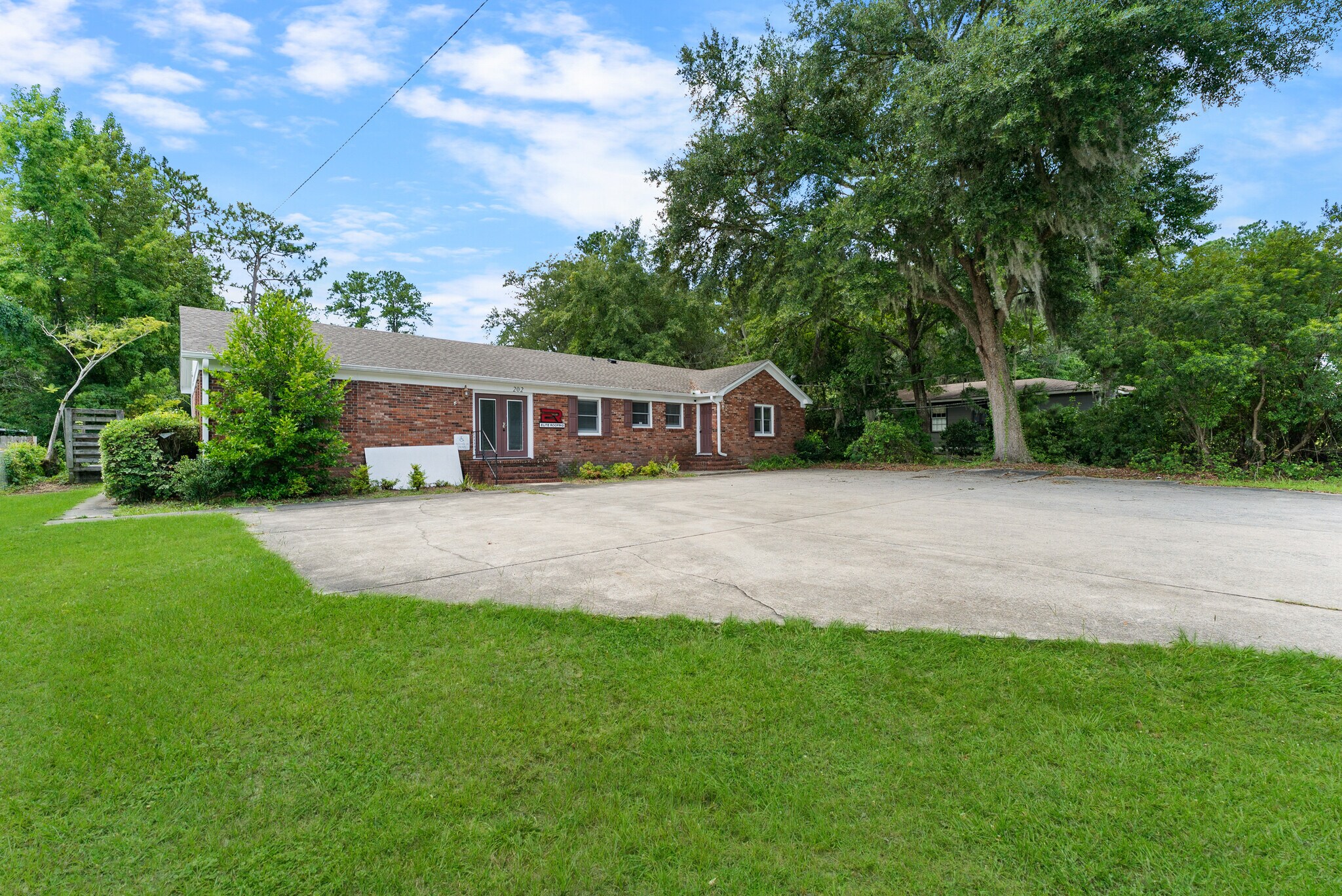 202 E General Stewart Hwy, Hinesville, GA à vendre Photo de l’immeuble– Image 1 sur 22