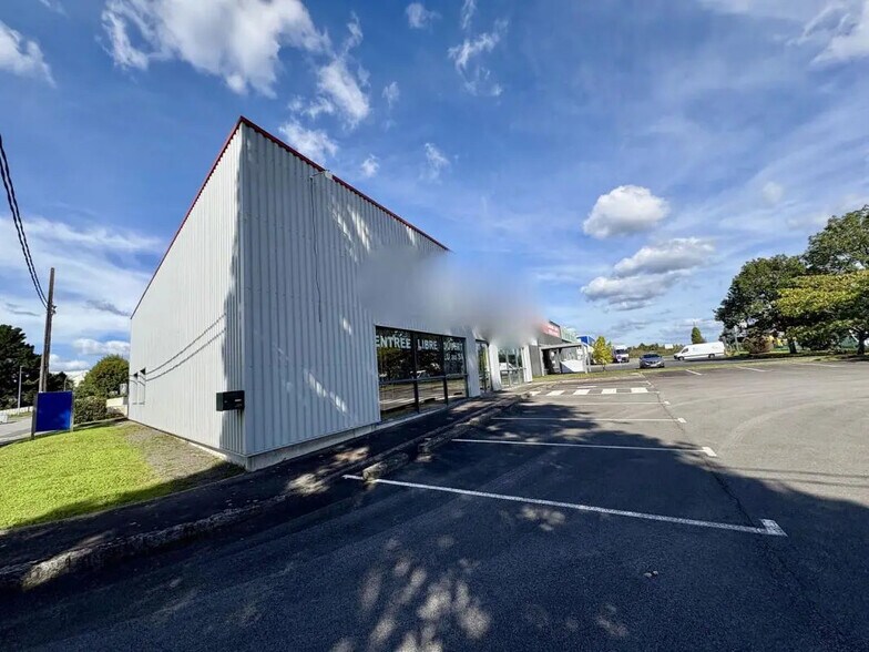 Local commercial dans Carquefou à louer - Photo de l’immeuble – Image 1 sur 12