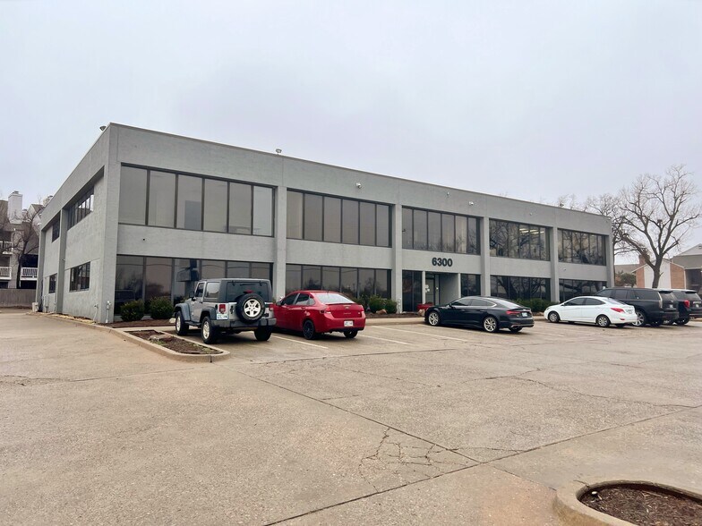 6300 NW Expressway, Oklahoma City, OK à louer - Photo principale – Image 1 sur 9