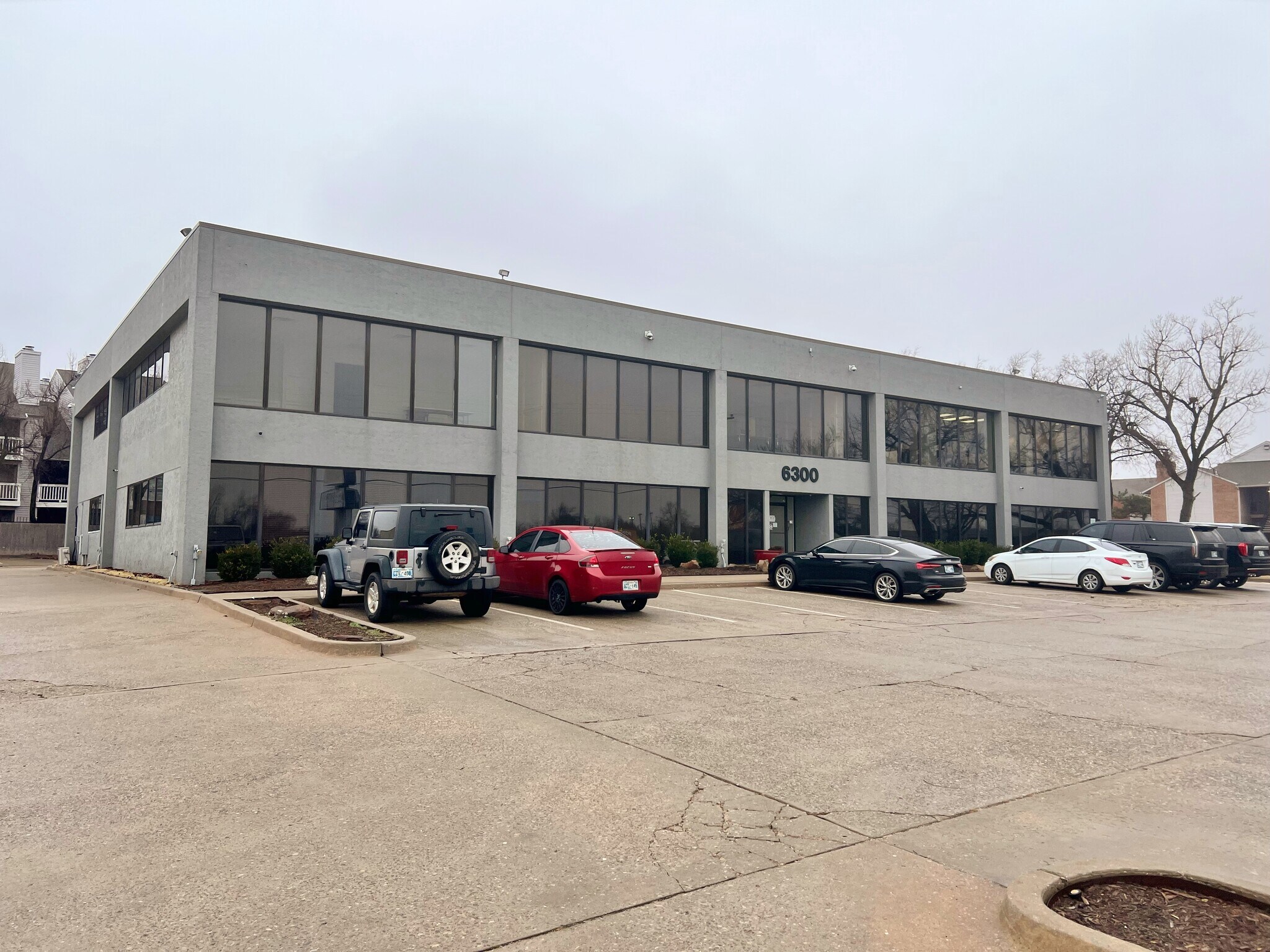 6300 NW Expressway, Oklahoma City, OK à louer Photo principale– Image 1 sur 10
