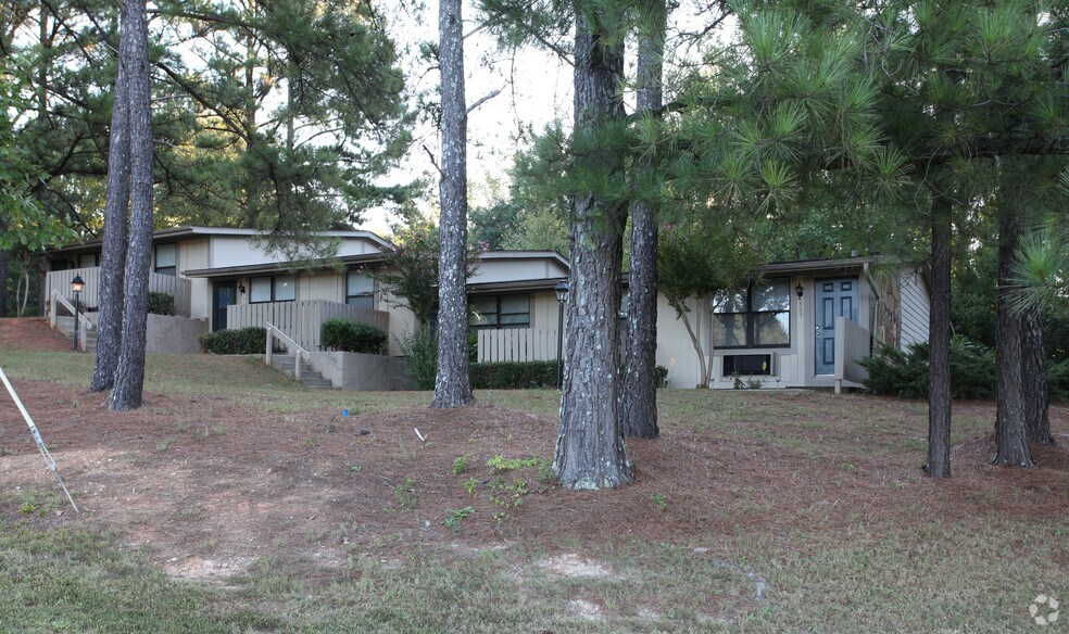1308 Rhodes Ln, Griffin, GA à vendre - Photo de l’immeuble – Image 2 sur 8