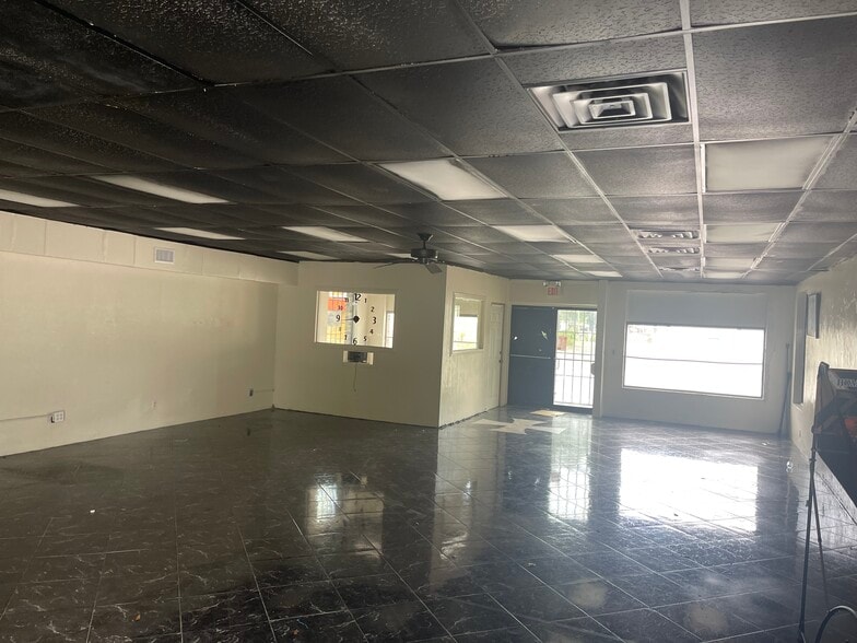 833 Mason Ave, Daytona Beach, FL à vendre - Photo de l’immeuble – Image 2 sur 18