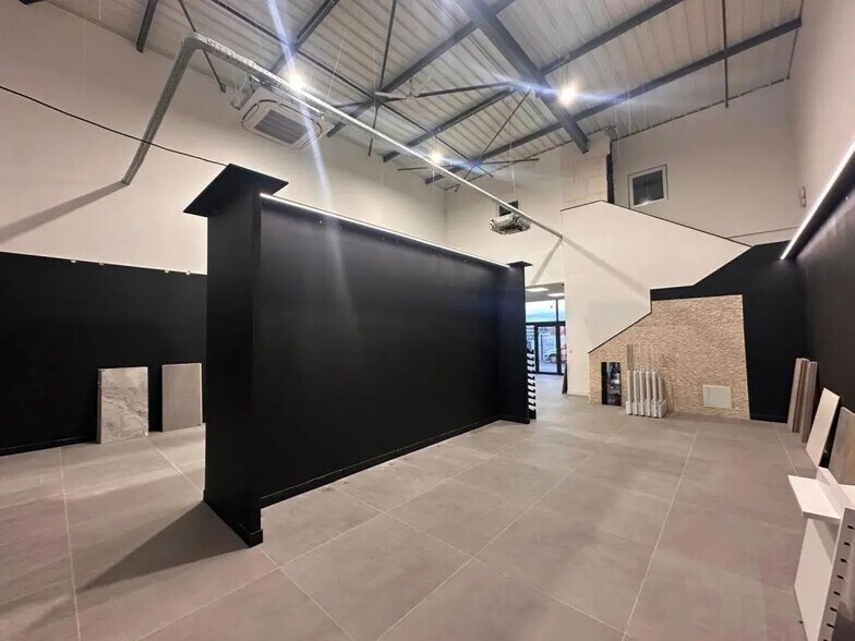 Local d’activités dans Mions à louer - Photo intérieure – Image 3 sur 5