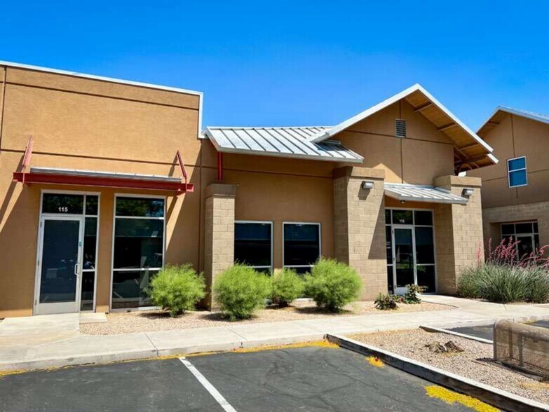 2045 S Vineyard, Mesa, AZ à vendre - Photo de l’immeuble – Image 3 sur 15