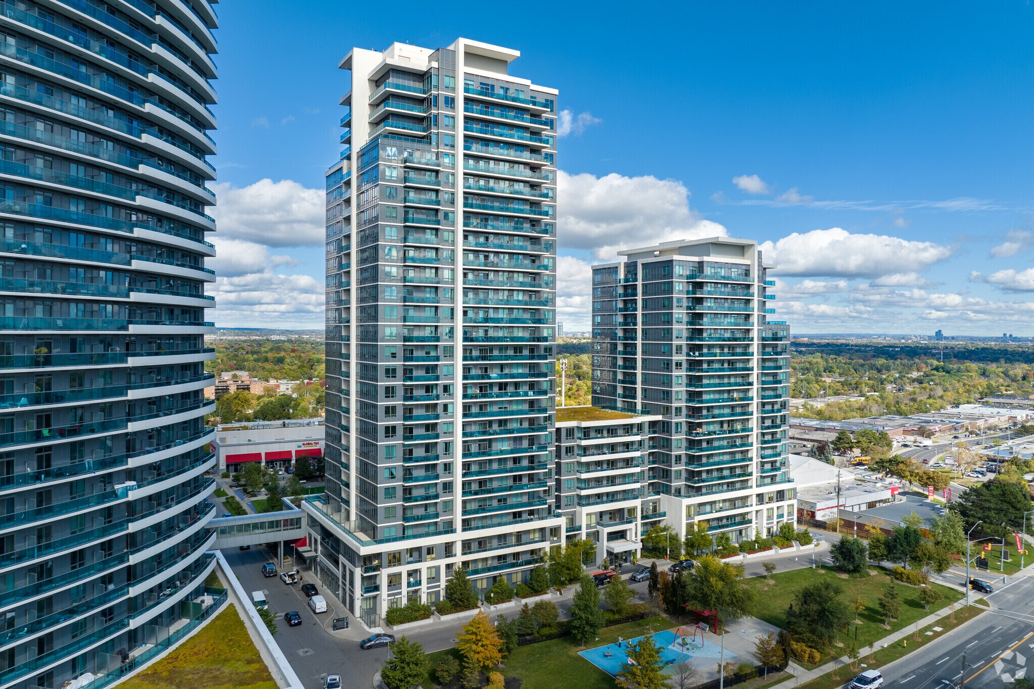 7181 Yonge St, Markham, ON à vendre Photo principale– Image 1 sur 5