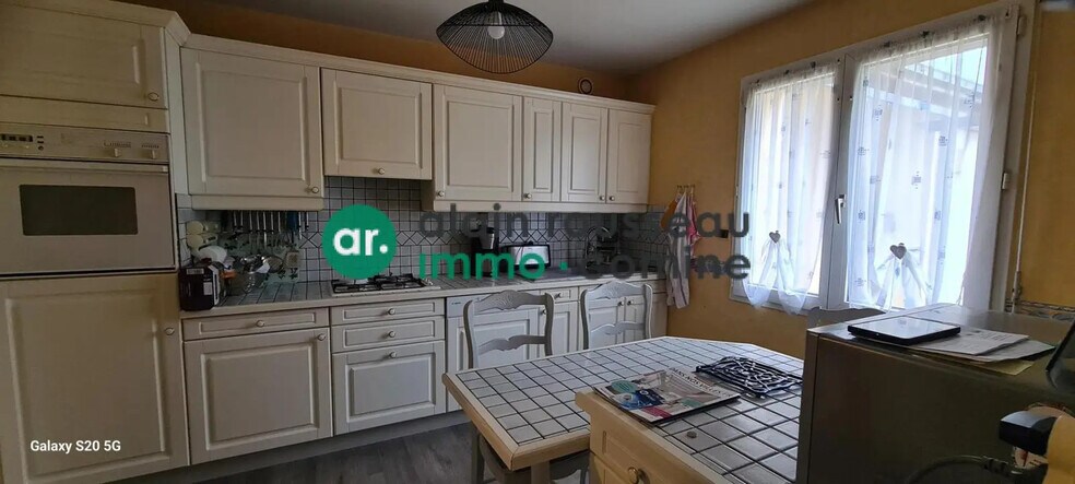 Bureau dans Beaucouzé à vendre - Photo de l’immeuble – Image 2 sur 3