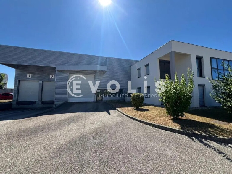 185 B Rue Louise Labbé, Chaponnay à louer - Photo de l’immeuble – Image 3 sur 24