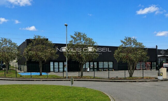 Plus de détails pour Local commercial à vendre