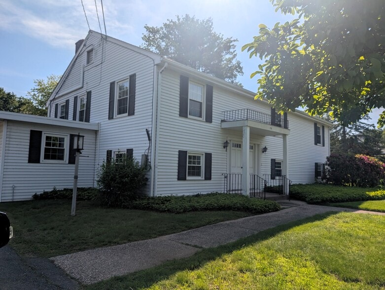 29 Hartford Ave, Granby, CT à louer - Photo de l’immeuble – Image 2 sur 12