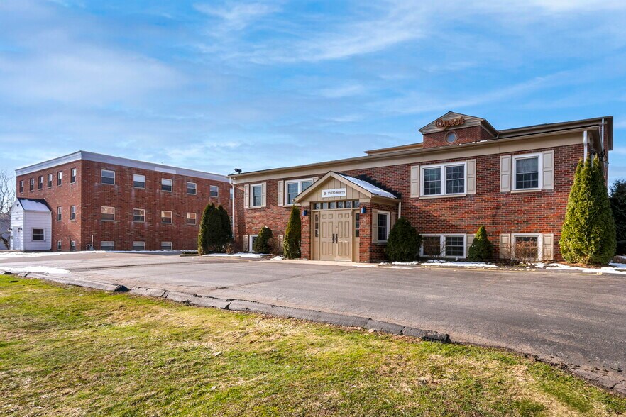 10570-10574 Ravenna Rd, Twinsburg, OH à louer - Photo de l’immeuble – Image 3 sur 58