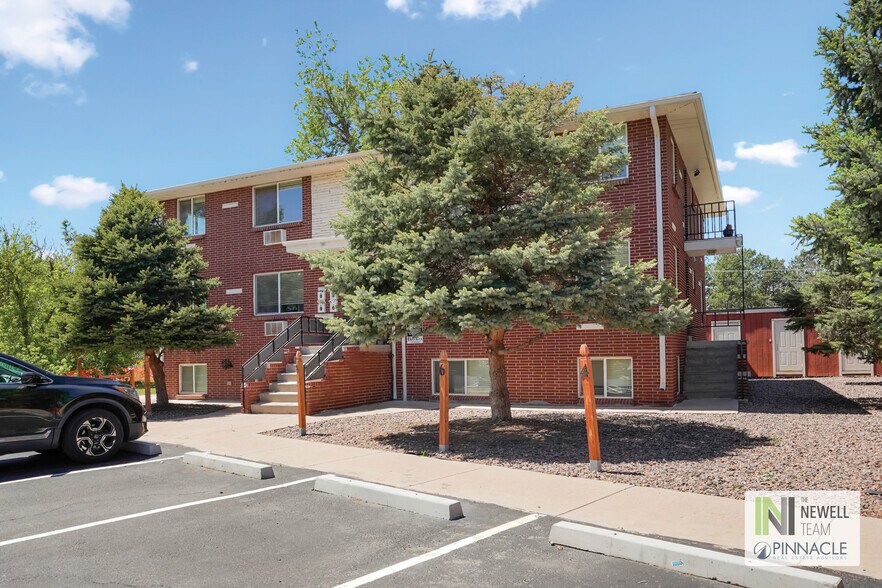 5955 Yukon St, Arvada, CO à vendre - Photo de l’immeuble – Image 3 sur 19