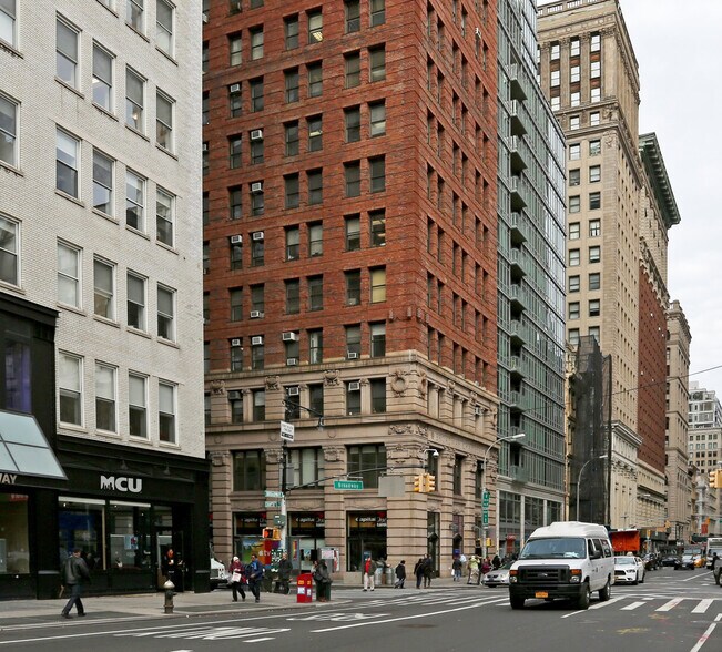 277 Broadway, New York, NY à louer - Photo de l’immeuble – Image 2 sur 7