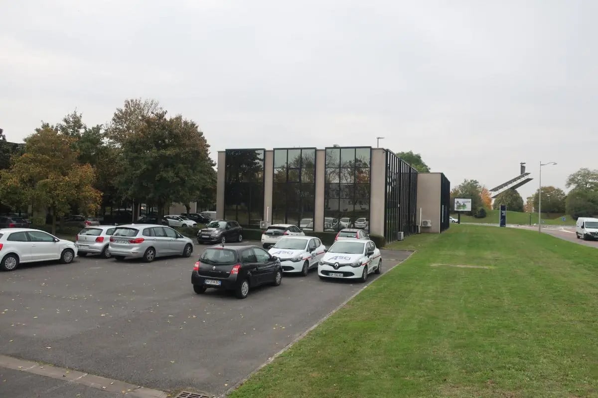 Bureau dans Reims à louer Photo de l’immeuble– Image 1 sur 5