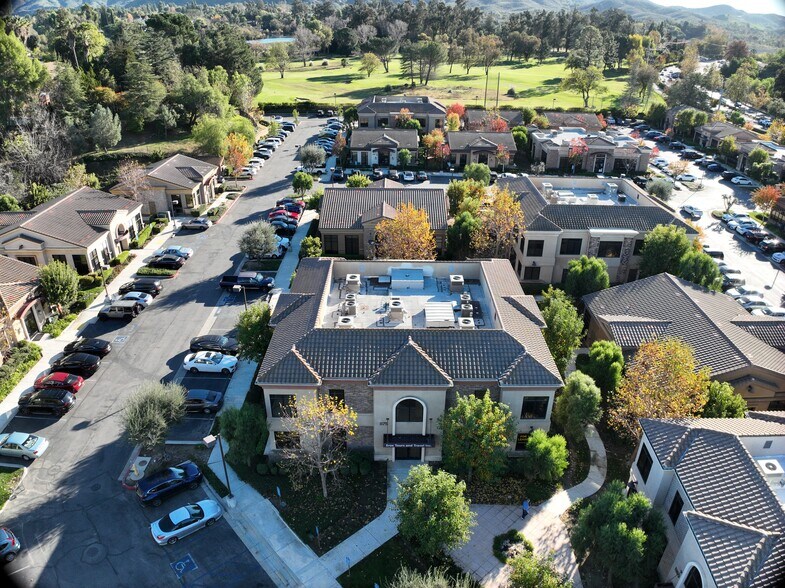 1175 Swallow Ln, Simi Valley, CA à louer – Image 3 sur 17