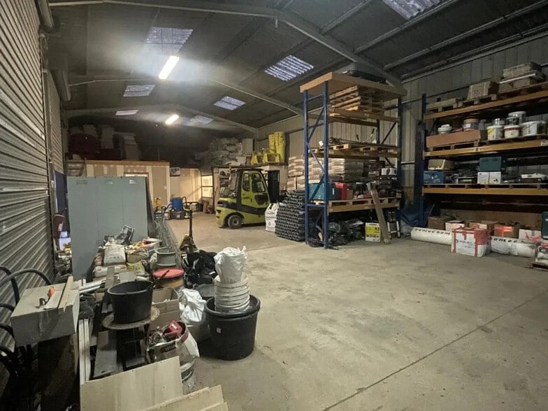 Bureau dans Alizay à louer - Photo intérieure – Image 2 sur 10