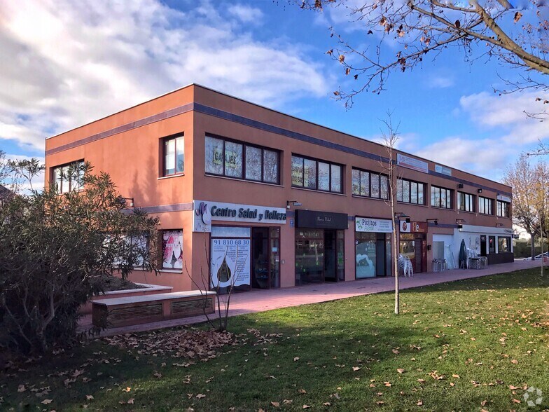 Local commercial dans Villanueva de la Cañada, Madrid à vendre - Photo principale – Image 1 sur 1