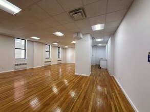 928 Broadway, New York, NY à louer Photo intérieure– Image 1 sur 5