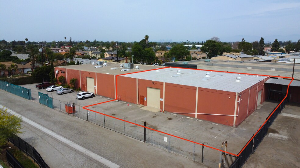 11350 Wright Rd, Lynwood, CA à louer - Photo principale – Image 2 sur 6