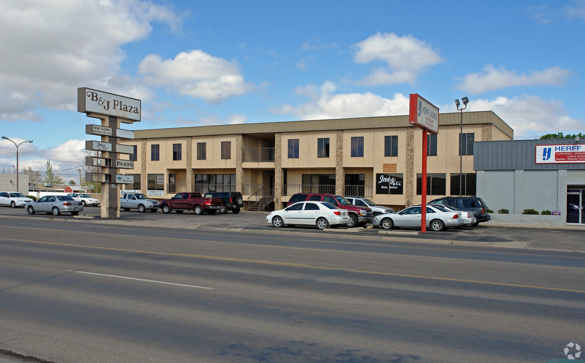 206 N Midkiff Rd, Midland, TX à louer Photo principale– Image 1 sur 9