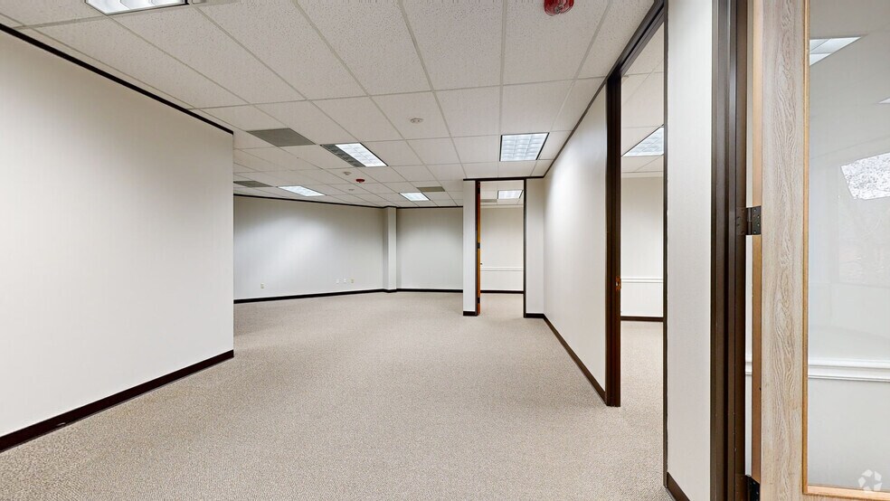 2500 Fondren Rd, Houston, TX à louer - Numérisation 3D Matterport – Image 3 sur 21