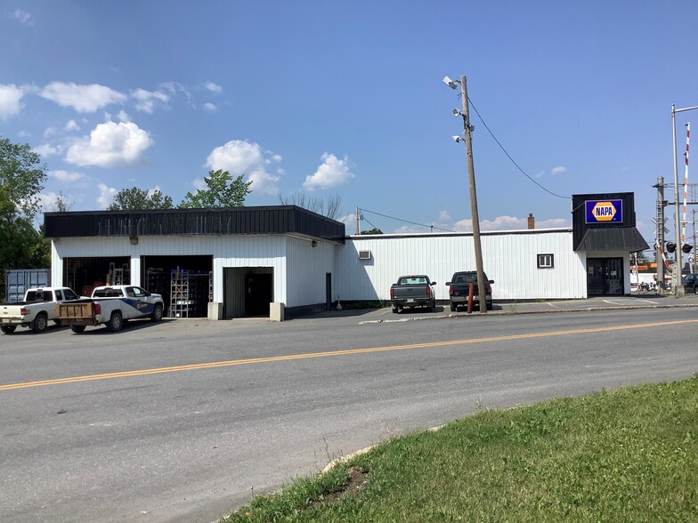 611 Main St, Presque Isle, ME à louer - Photo de l’immeuble – Image 2 sur 3