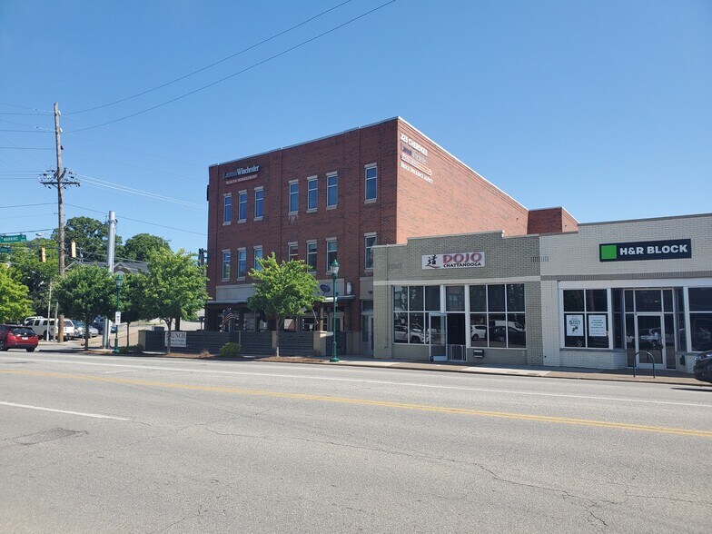 325 Cherokee Blvd, Chattanooga, TN à louer - Photo de l’immeuble – Image 3 sur 19