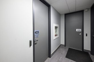 1100 S Service Rd, Stoney Creek, ON à louer Photo intérieure– Image 1 sur 19