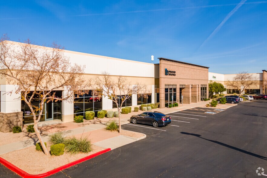 6150 W Chandler Blvd, Chandler, AZ à louer - Photo de l’immeuble – Image 3 sur 15
