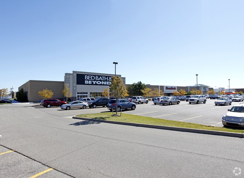 500-740 John R Rd, Troy, MI à louer - Photo de l’immeuble – Image 2 sur 5