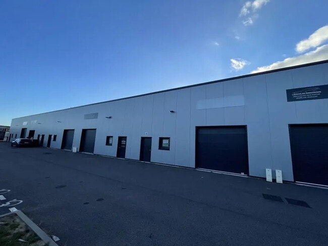 Plus de détails pour Local d’activités à vendre