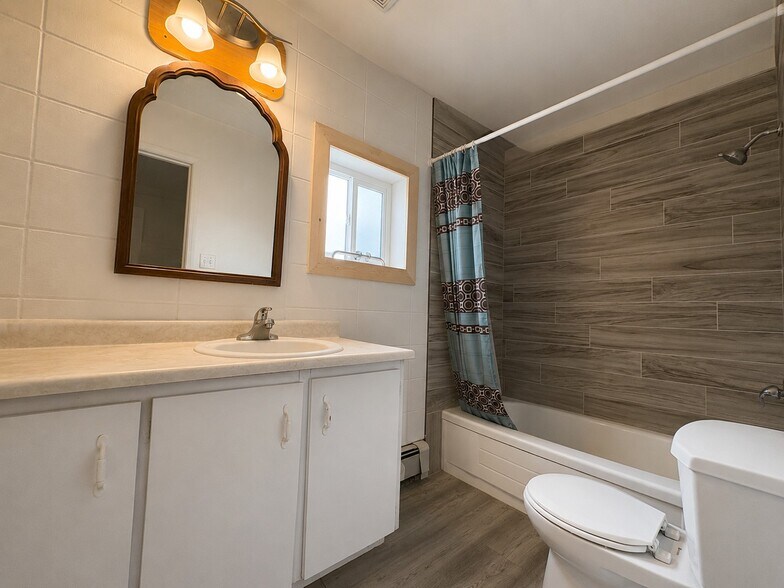 101 Centre St, Assiniboia, SK à vendre - Photo de l’immeuble – Image 3 sur 21