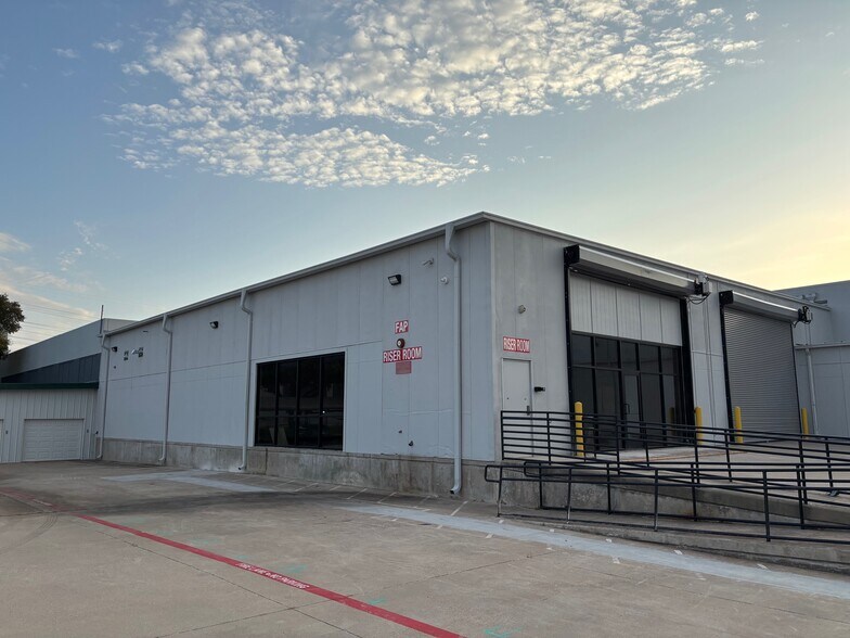2550 McMillan Pky, Fort Worth, TX à louer - Photo de l’immeuble – Image 2 sur 10