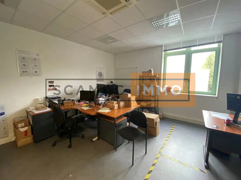 Bureau dans Pantin à louer - Photo de l’immeuble – Image 2 sur 10