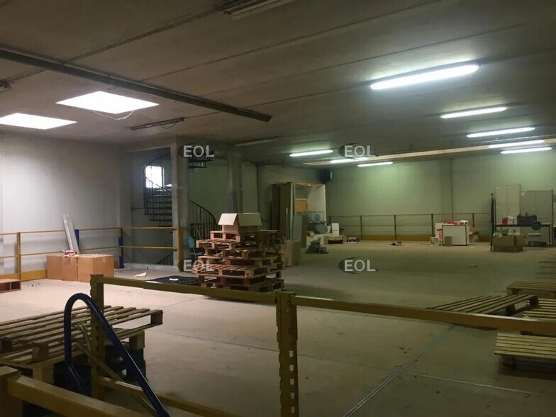 Industriel/Logistique dans Ablon-sur-Seine à vendre - Photo de l’immeuble – Image 2 sur 9