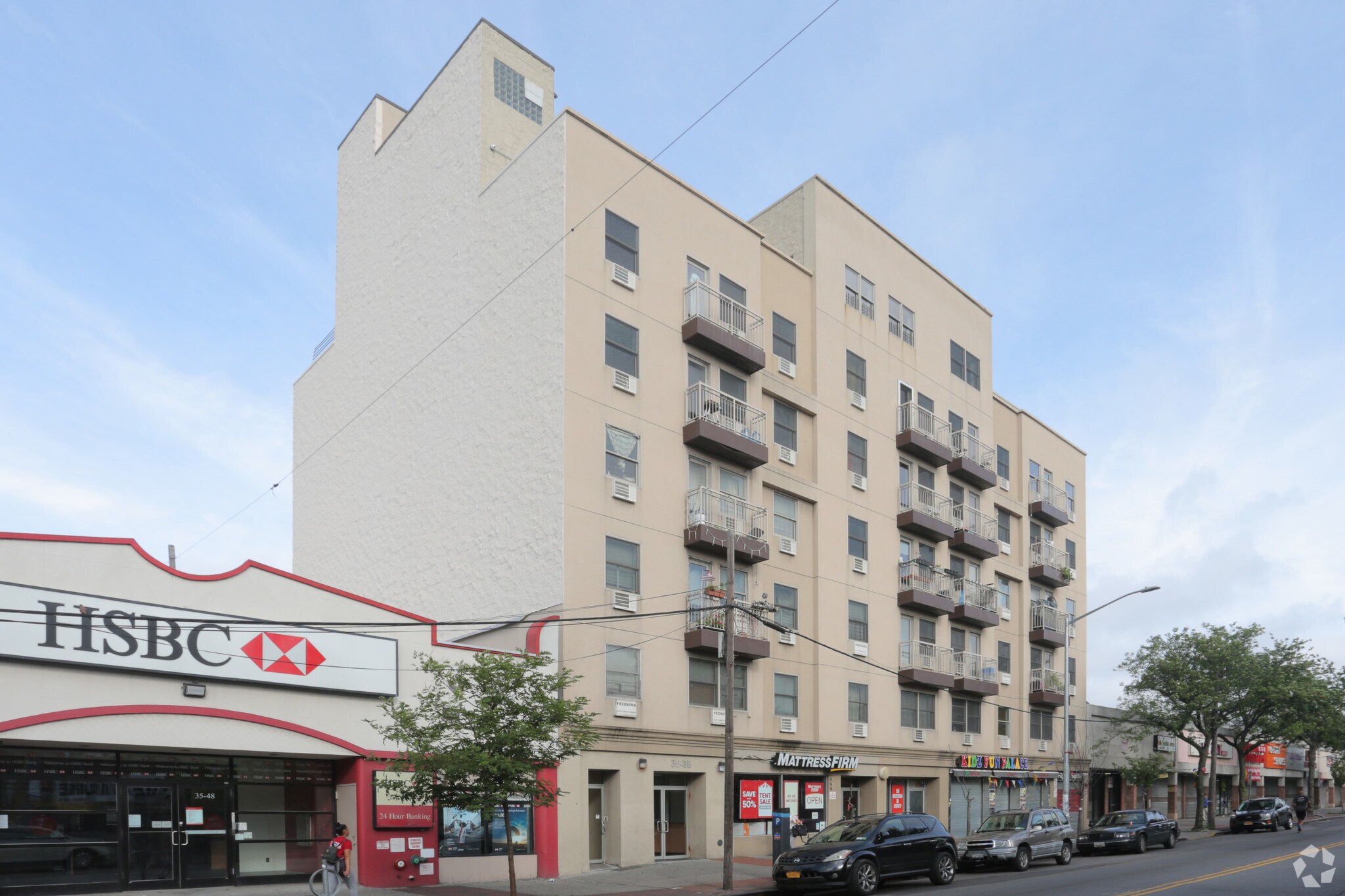 3538 Junction Blvd, Corona, NY à louer Photo de l’immeuble– Image 1 sur 4