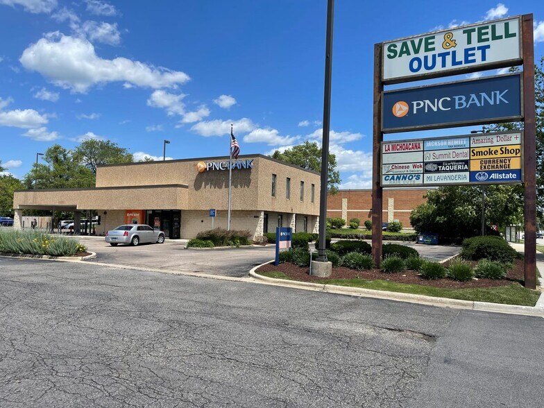 840 Summit St, Elgin, IL à louer - Photo de l’immeuble – Image 2 sur 13