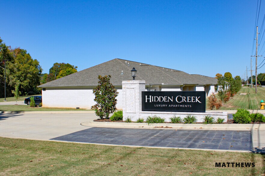 100 Hidden Creek Place, Florence, AL à vendre - Photo de l’immeuble – Image 2 sur 4