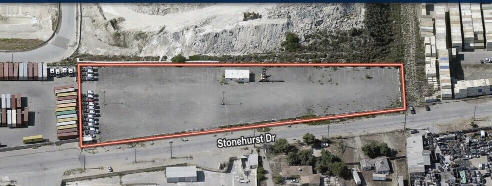2116-2160 W Stonehurst Dr, Rialto, CA à vendre - Photo de l’immeuble – Image 1 sur 3